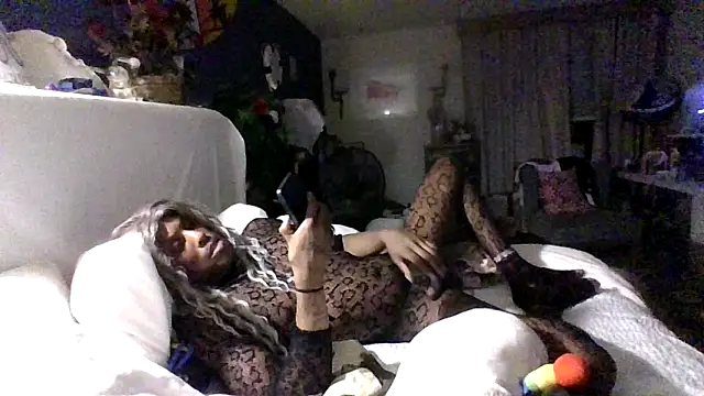 Snapshot of Dicksee_Left chatting on April 21, 2026, 5:36 am Dicksee Left online show from April 21, 2026, 5:36 am