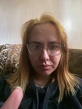 Melissa lissa  online show from April 15, 2026, 10:44 am