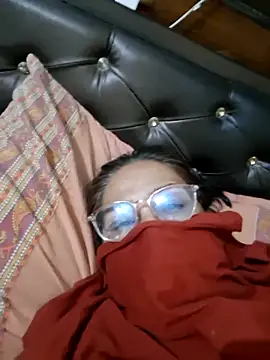 Shalini3456 online show from April 19, 2026, 9:52 am