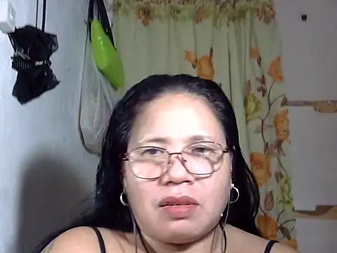 HottyCurlyPeanut online show from June 12, 2026, 1:21 pm