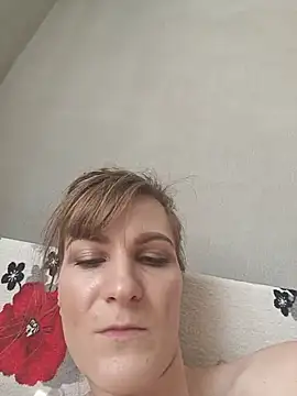 Snapshot of AnnieNet chatting on July 1, 2026, 12:40 pm AnnieNet online show from July 1, 2026, 12:40 pm