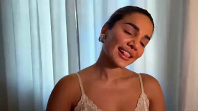 Snapshot of MelindaReny chatting on April 23, 2026, 12:29 pm MelindaReny online show from April 23, 2026, 12:29 pm