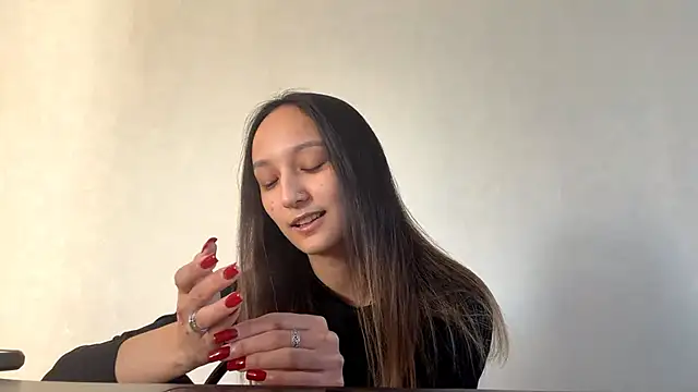 Snapshot of VolatileDear chatting on April 16, 2026, 1:23 pm VolatileDear online show from April 16, 2026, 1:23 pm