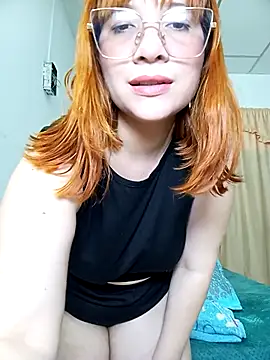 Snapshot of Curves_Nina chatting on May 11, 2026, 4:04 pm Curves Nina online show from May 11, 2026, 4:04 pm