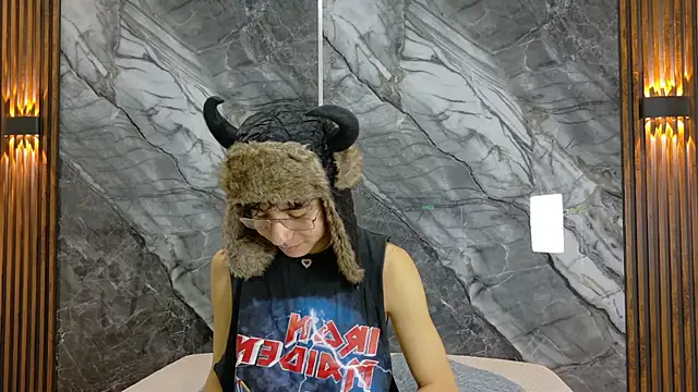 Snapshot of NoahWalker__ chatting on May 2, 2026, 11:15 am NoahWalker online show from May 2, 2026, 11:15 am