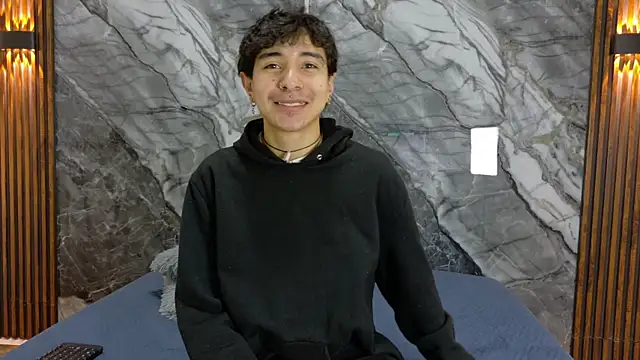 Snapshot of NoahWalker__ chatting on May 18, 2026, 11:05 am NoahWalker online show from May 18, 2026, 11:05 am