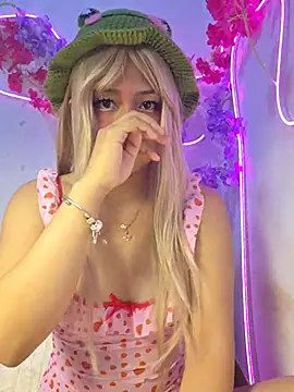 LunaaMarshmallow online show from July 24, 2026, 12:03 pm