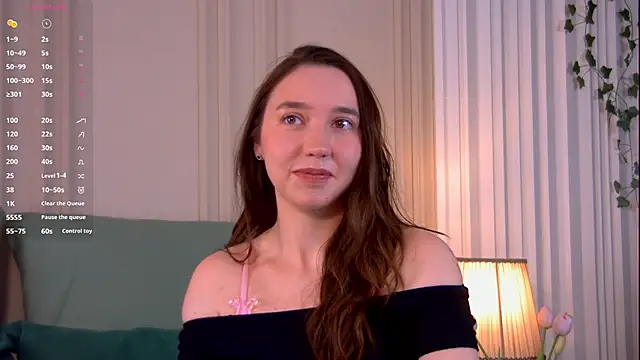 Snapshot of Suzaneey chatting on April 23, 2026, 7:27 pm Suzaneey online show from April 23, 2026, 7:27 pm