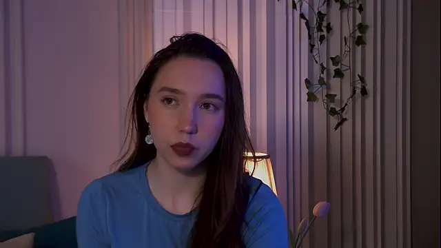 Snapshot of Suzaneey chatting on June 6, 2026, 6:45 pm Suzaneey online show from June 6, 2026, 6:45 pm