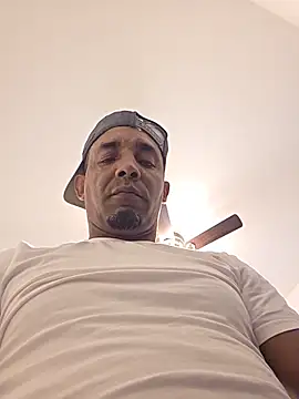 Snapshot of Elmapu12 chatting on May 25, 2026, 10:05 pm Elmapu12 online show from May 25, 2026, 10:05 pm