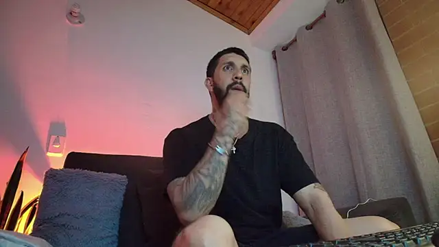Snapshot of Alyssa_and_DAngelo chatting on June 11, 2026, 1:49 am Alyssa and DAngelo online show from June 11, 2026, 1:49 am