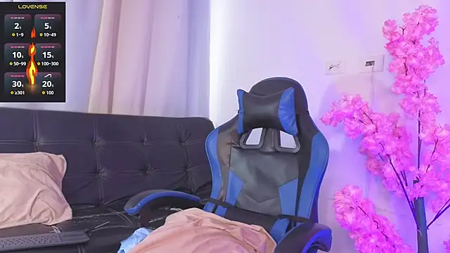 sary hott  online show from April 17, 2026, 12:30 pm