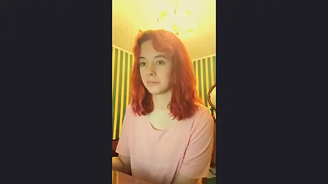 Snapshot of amberrrdolll_ chatting on May 4, 2026, 11:01 pm amberrrdolll online show from May 4, 2026, 11:01 pm