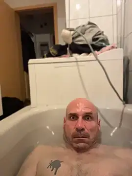 firemaxx76 online show from April 16, 2026, 1:06 am