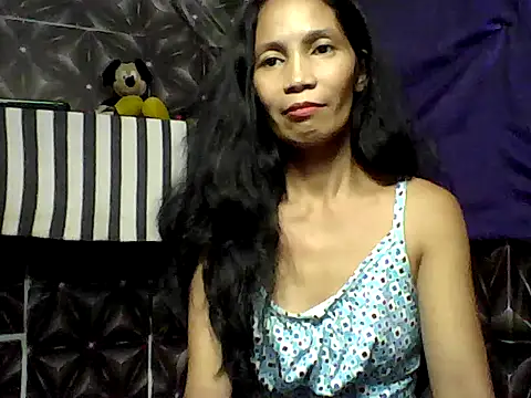 Honeychel online show from April 18, 2026, 12:03 am