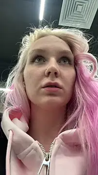 Snapshot of Olly_dolly chatting on April 16, 2026, 12:50 pm Olly dolly online show from April 16, 2026, 12:50 pm