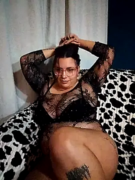 DulceLaraOk online show from April 21, 2026, 12:23 am