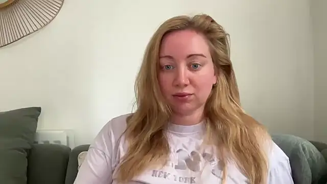 arielsweetieee online show from June 18, 2026, 8:14 am