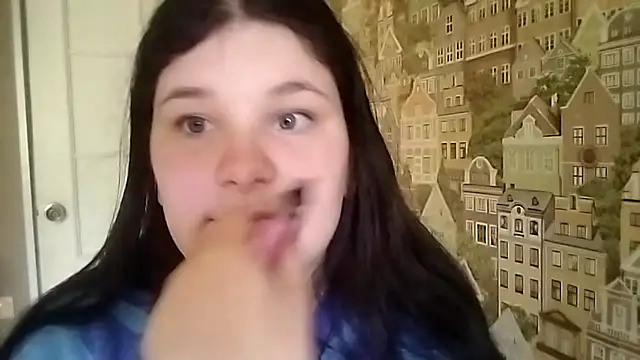 BeatriceMolands online show from May 12, 2026, 9:06 am