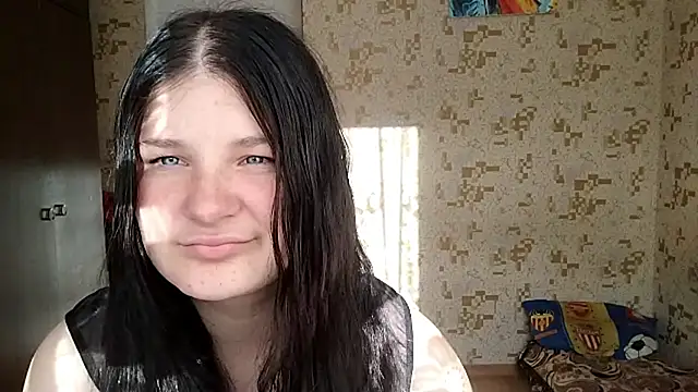 BeatriceMolands online show from June 4, 2026, 3:51 pm