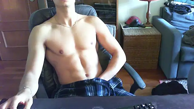 vlineandabs online show from May 3, 2026, 9:37 am