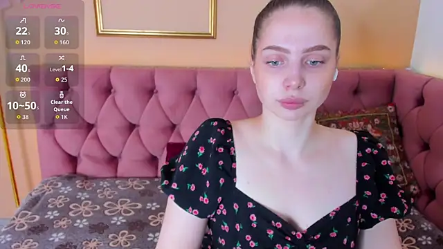 ReneeBlair online show from June 5, 2026, 1:56 am