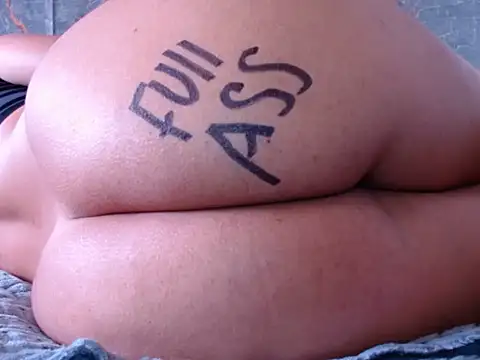sexy-body22 online show from July 8, 2026, 7:18 pm