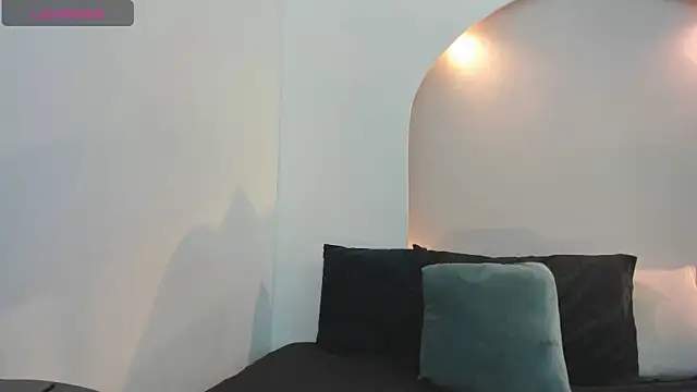 Snapshot of lucy_rouse1 chatting on April 30, 2026, 1:06 pm lucy rouse1 online show from April 30, 2026, 1:06 pm