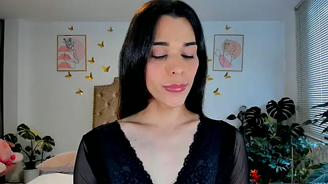 bella grego online show from June 19, 2026, 8:23 pm