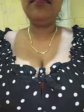 Snapshot of Newragini chatting on May 20, 2026, 10:38 pm Newragini online show from May 20, 2026, 10:38 pm