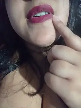 Snapshot of Thamimaodefada chatting on June 18, 2026, 12:11 am Thamimaodefada online show from June 18, 2026, 12:11 am