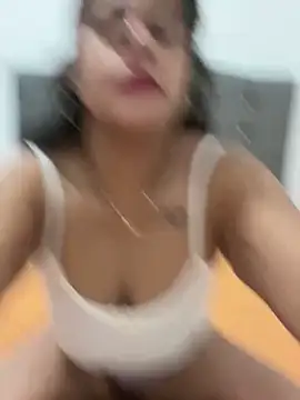 Sophie  Hot1 online show from April 18, 2026, 12:36 am