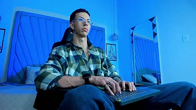 OliverThompsonJS online show from June 26, 2026, 5:12 am