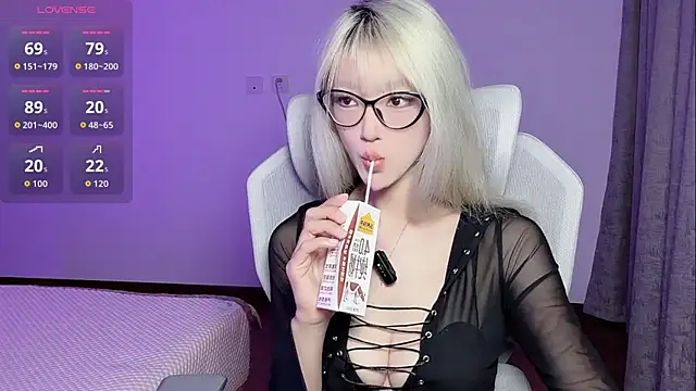Snapshot of Luyann- chatting on July 10, 2026, 1:43 am Luyann- online show from July 10, 2026, 1:43 am