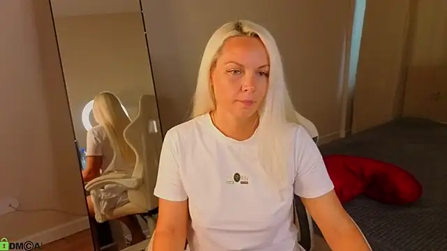 Snapshot of April_Nelson chatting on June 16, 2026, 2:58 am April Nelson online show from June 16, 2026, 2:58 am