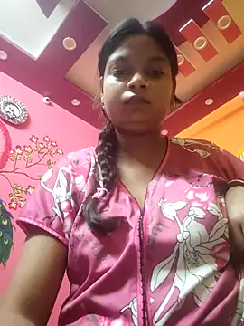 Simupaul001 online show from May 4, 2026, 9:55 pm
