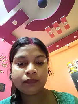 Simupaul001 online show from May 5, 2026, 9:23 pm
