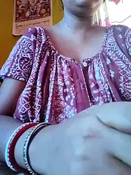 Simupaul001 online show from May 7, 2026, 9:14 am