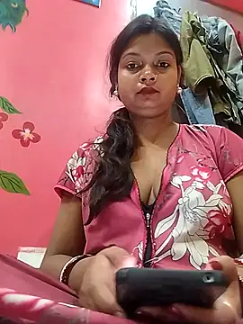 Simupaul001 online show from May 27, 2026, 9:45 pm