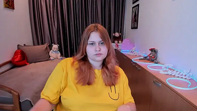 NoraLiin online show from May 26, 2026, 7:54 pm