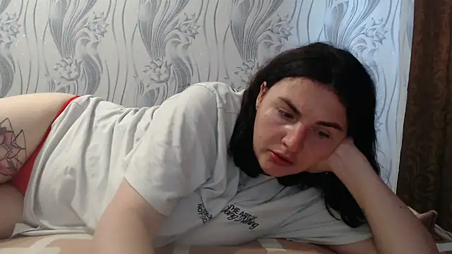 Snapshot of AlinaxJames chatting on June 16, 2026, 2:19 pm AlinaxJames online show from June 16, 2026, 2:19 pm