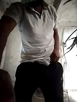 infiniteworld0 online show from April 18, 2026, 3:32 am