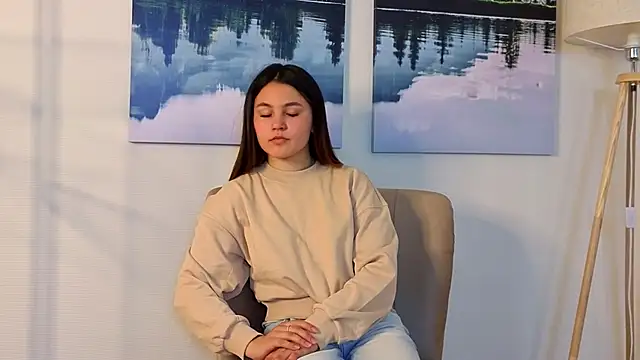 HienPolemeni online show from April 21, 2026, 9:37 am