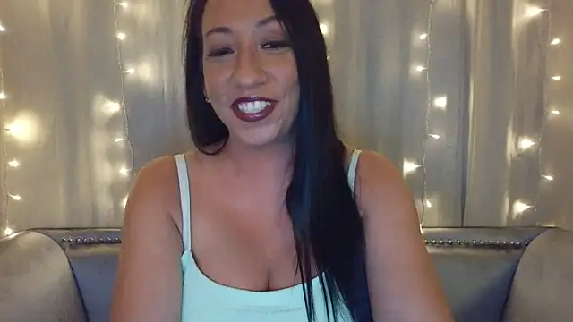 Snapshot of CheyDoll chatting on June 14, 2026, 4:03 am CheyDoll online show from June 14, 2026, 4:03 am