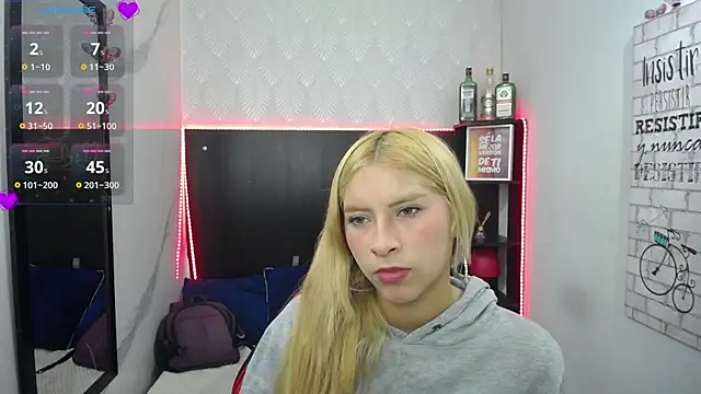 Snapshot of nancy_blonde chatting on June 30, 2026, 1:45 pm nancy blonde online show from June 30, 2026, 1:45 pm