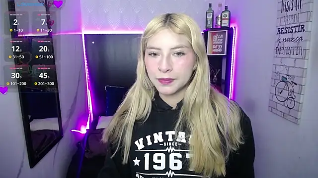 Snapshot of nancy_blonde chatting on July 17, 2026, 12:45 pm nancy blonde online show from July 17, 2026, 12:45 pm