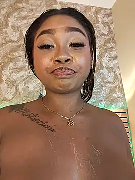 Chloe LaurentXXX online show from June 30, 2026, 7:37 pm