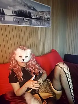 lilianroses online show from May 8, 2026, 6:35 pm