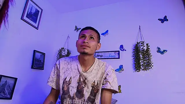 Snapshot of passion_senxual chatting on May 24, 2026, 11:37 am passion senxual online show from May 24, 2026, 11:37 am