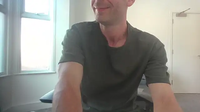 Snapshot of frenchbdmaninlondon chatting on July 6, 2026, 12:57 pm frenchbdmaninlondon online show from July 6, 2026, 12:57 pm